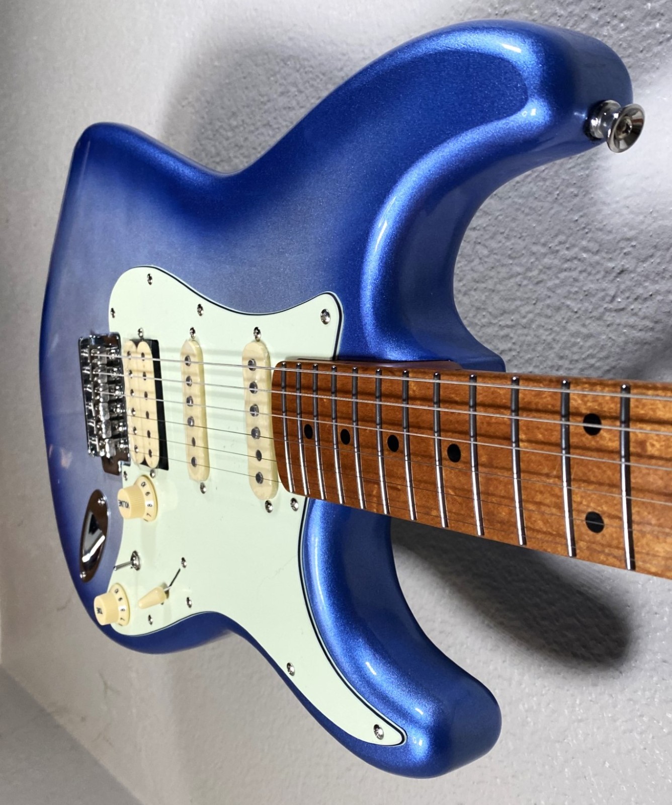 Metalic Skyburst Loaded Stratocaster Alder Fender Replacement Body.  +Neck Plate