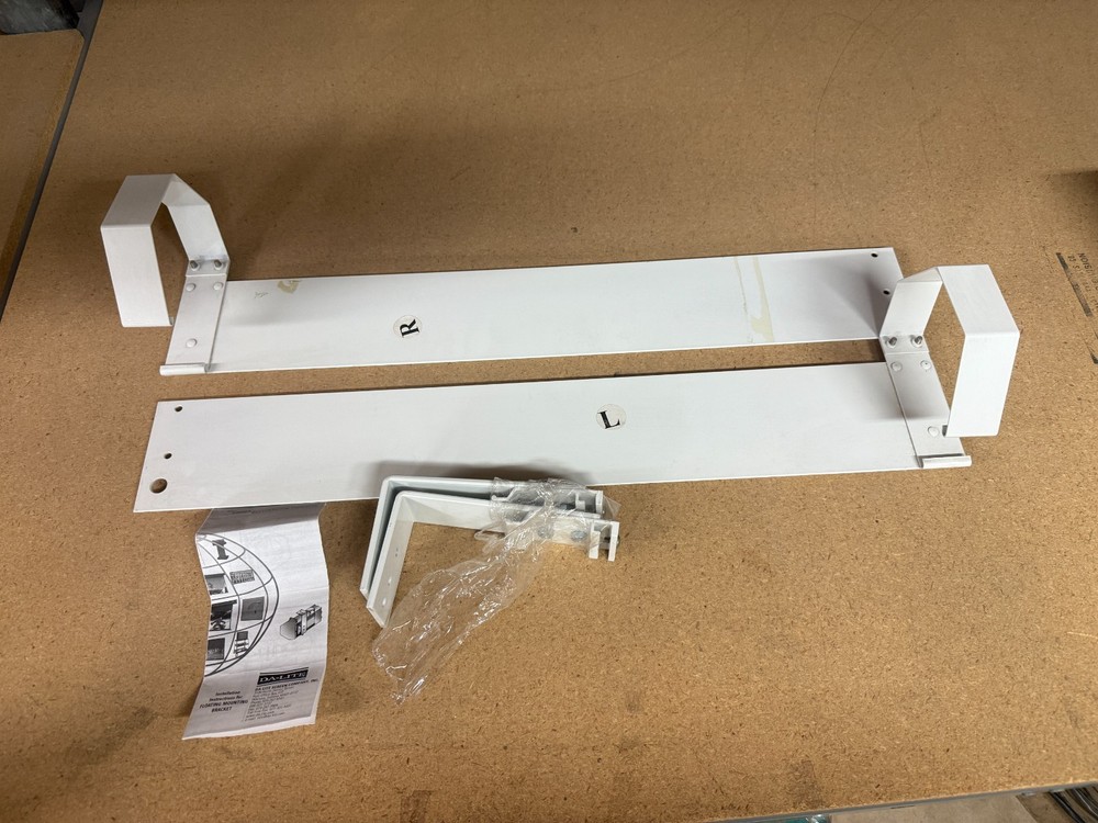 Da-Lite 77027 Floating Mounting Bracket