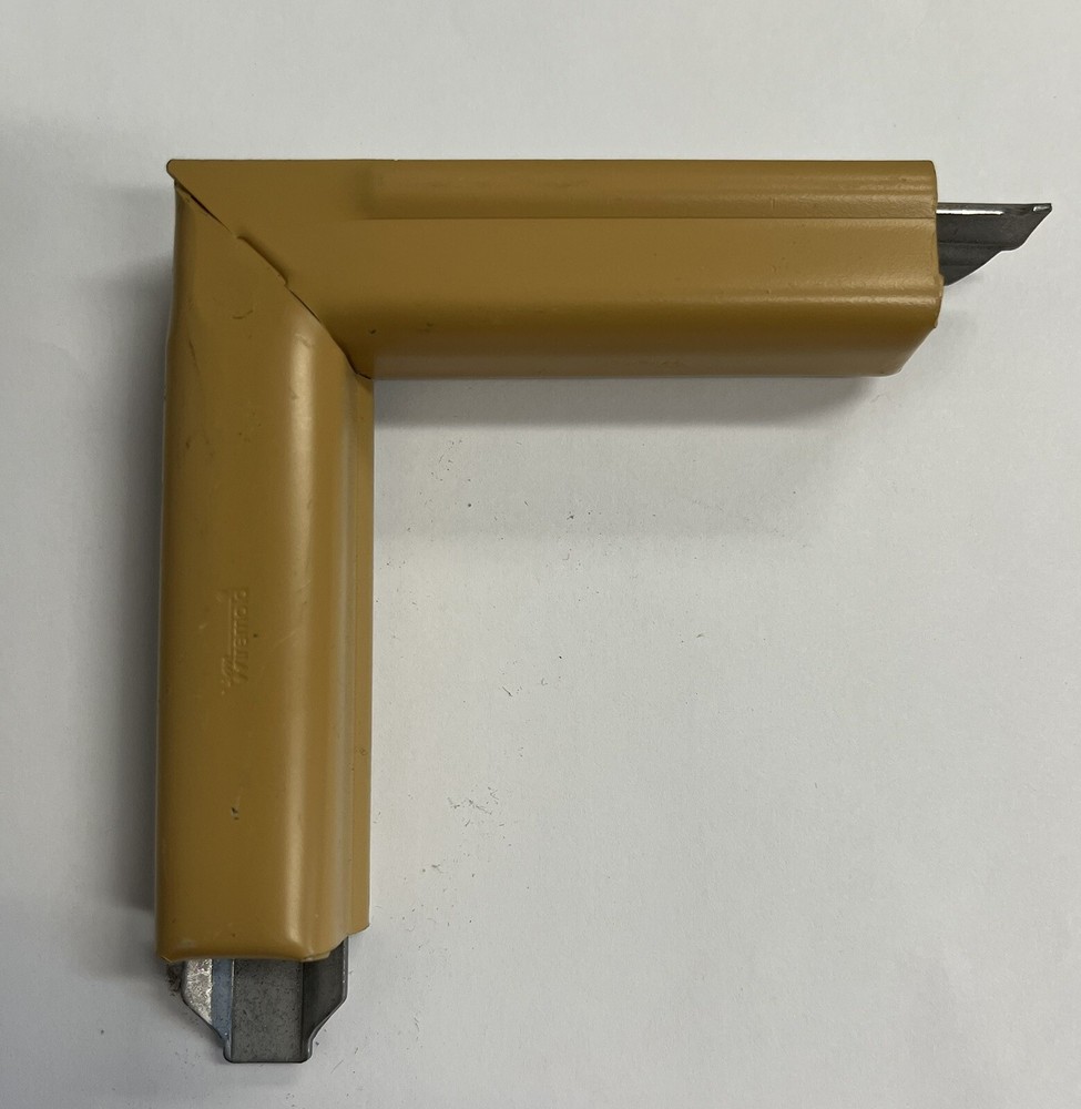 LEGRAND WIREMOLD 5711LRH INTERNAL TWISTED ELBOW RIGHT BUFF