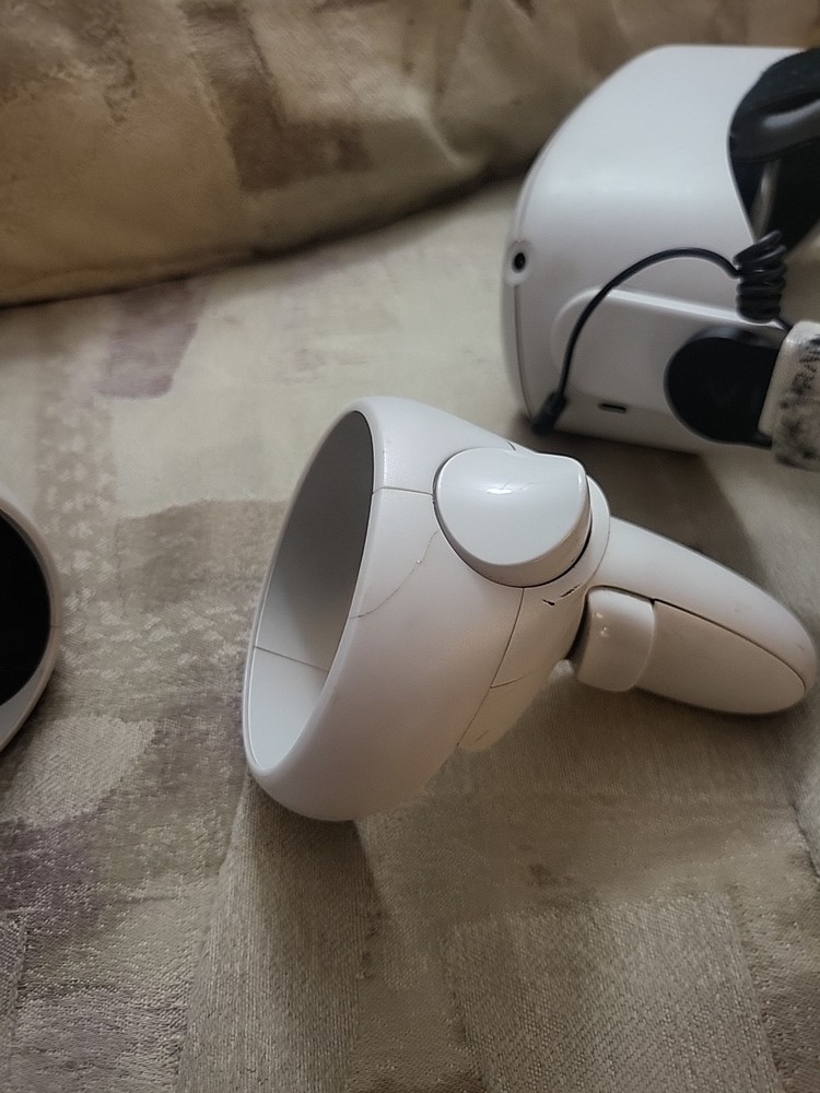 Oculus Meta Quest 2 – 256GB VR Headset w/ Controllers / Excellent!✅