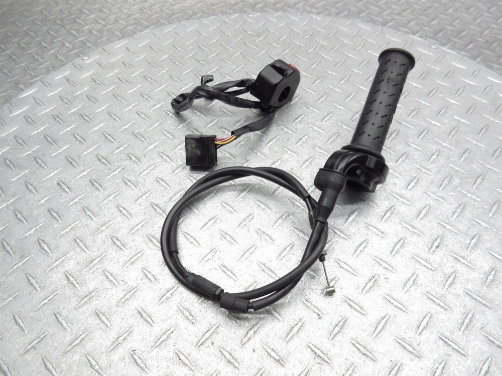 2005 02-06 Triumph Speed Four Right Switch Throttle Control Cable Handlebar Grip