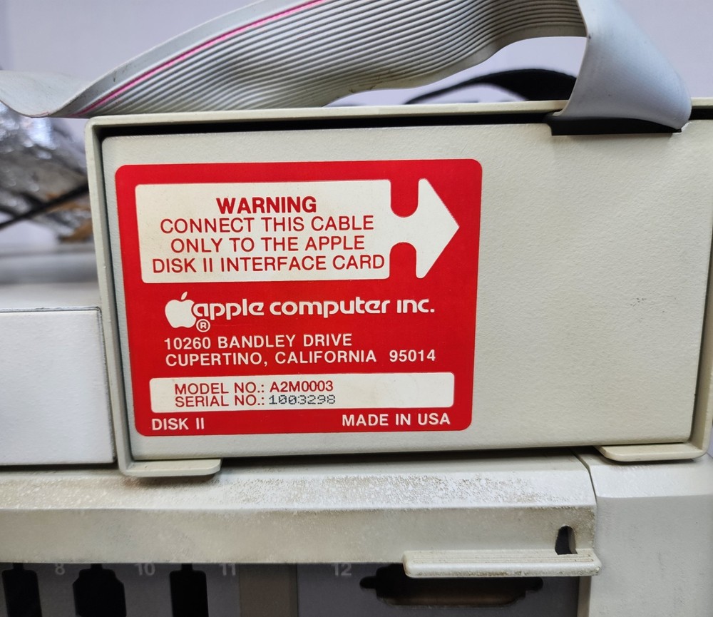 Vintage Apple IIe A2S2064 Computer w/ 2 Disk Drives Powers On