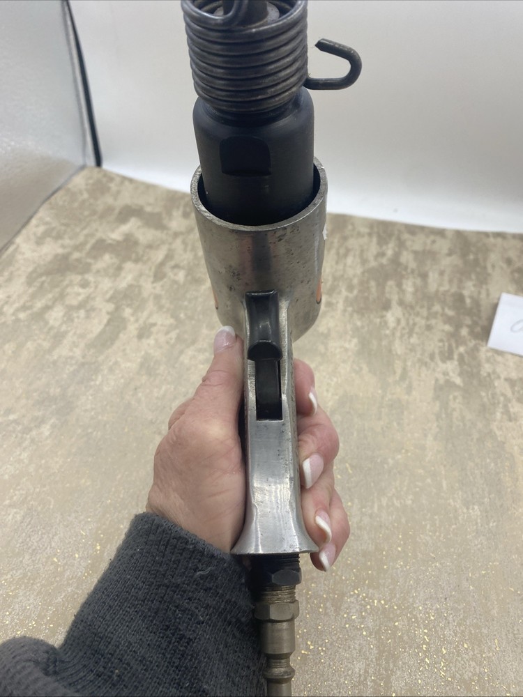 DeVilbiss DAPC AT30 Pneumatic Hammer Chisel UNTESTED