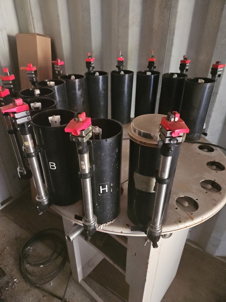 Fluid Management Harbil Paint Dispenser