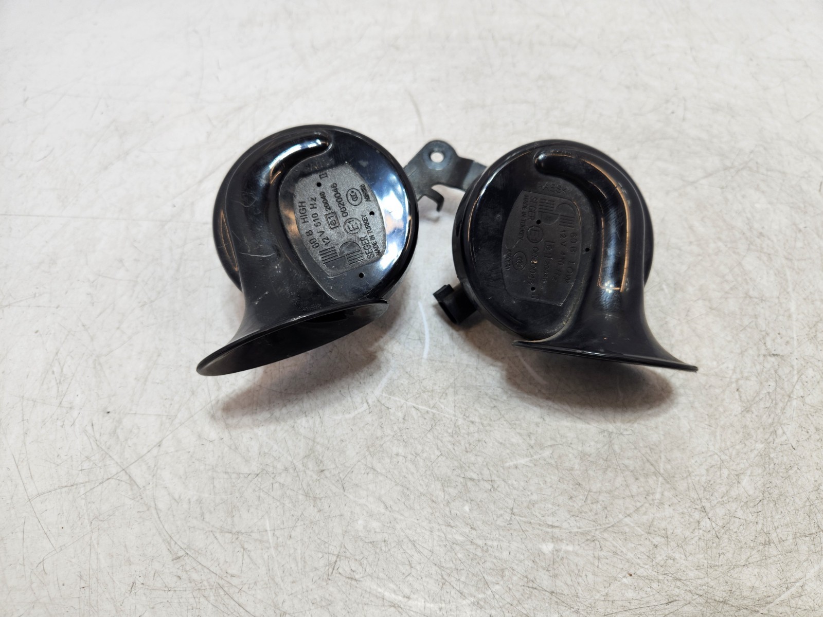 ✅ 21-23 OEM Tesla Model S Low Hight Dual Tone Horn Signal Assembly W/ Bracket