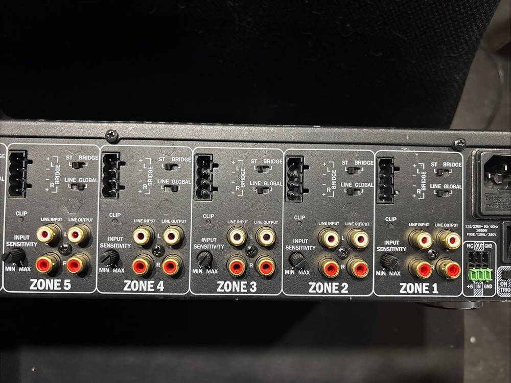 Control4 Triad 8-Zone Power Amplifier - Black (C4-AMP108)