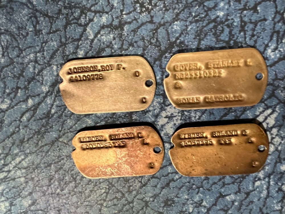 4 Military Dog Tags