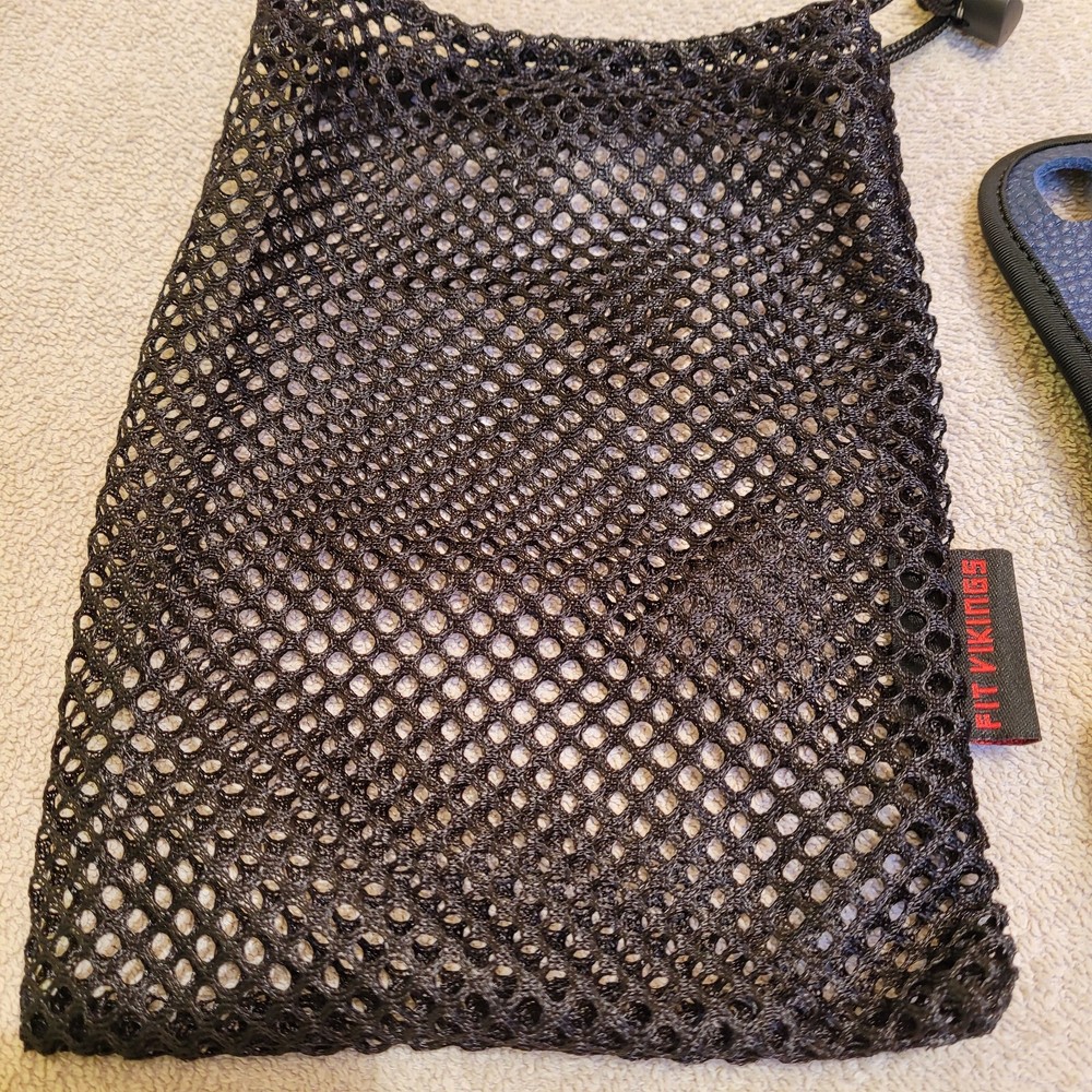 Weight lifting gloves - Never Quit by Fit Vikings Mint Condition