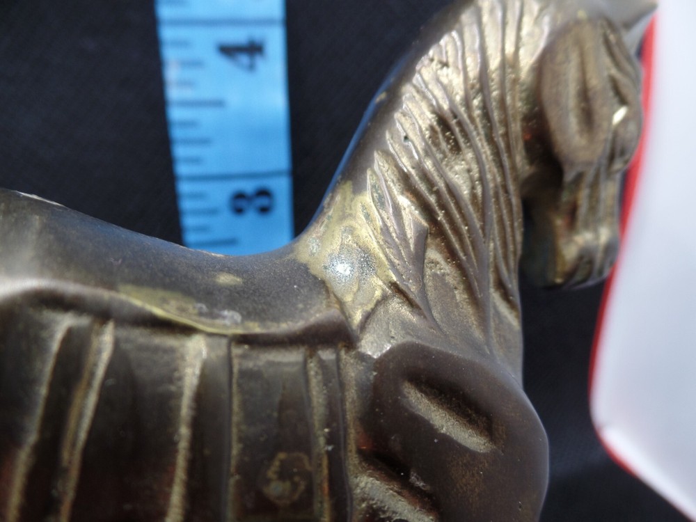 VINTAGE UNMARKED HORSE KNIFE REST / HOLDER