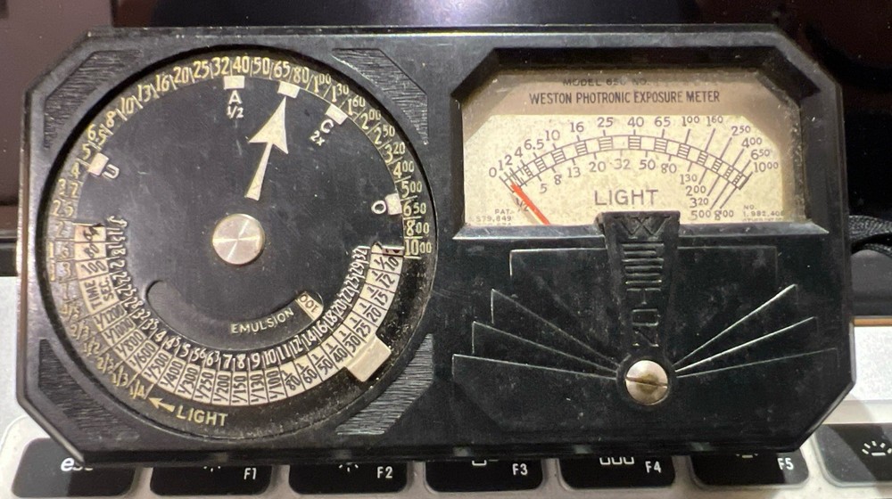 Vintage Weston Model 650 Light Meter – box & papers -bakelite