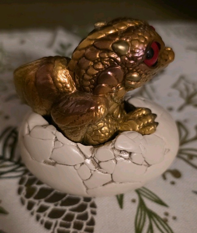 Windstone Editions Gold Hatching Dragon v2