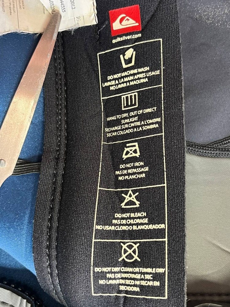 Quicksilver Syncro 2:1 mm Shorty wetsuit men Medium solid black surf suit M/50