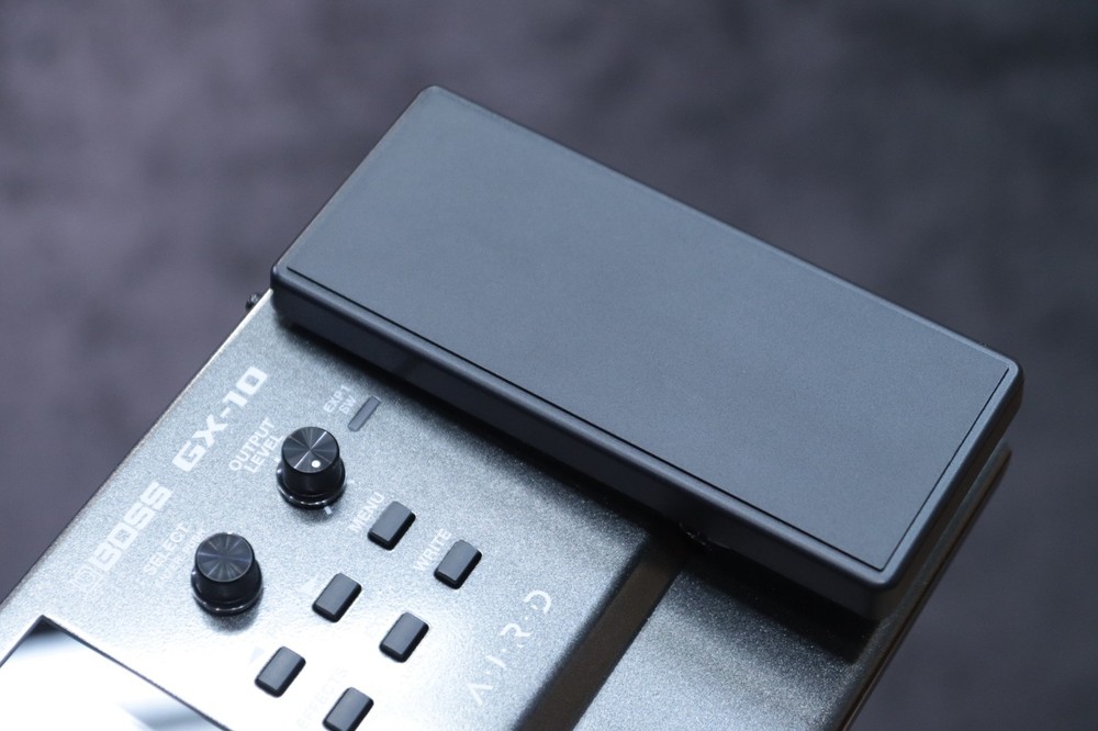 Boss GX-10 Guitar Effects Processor Compact Guitar & Bass Amp/Effects Processor