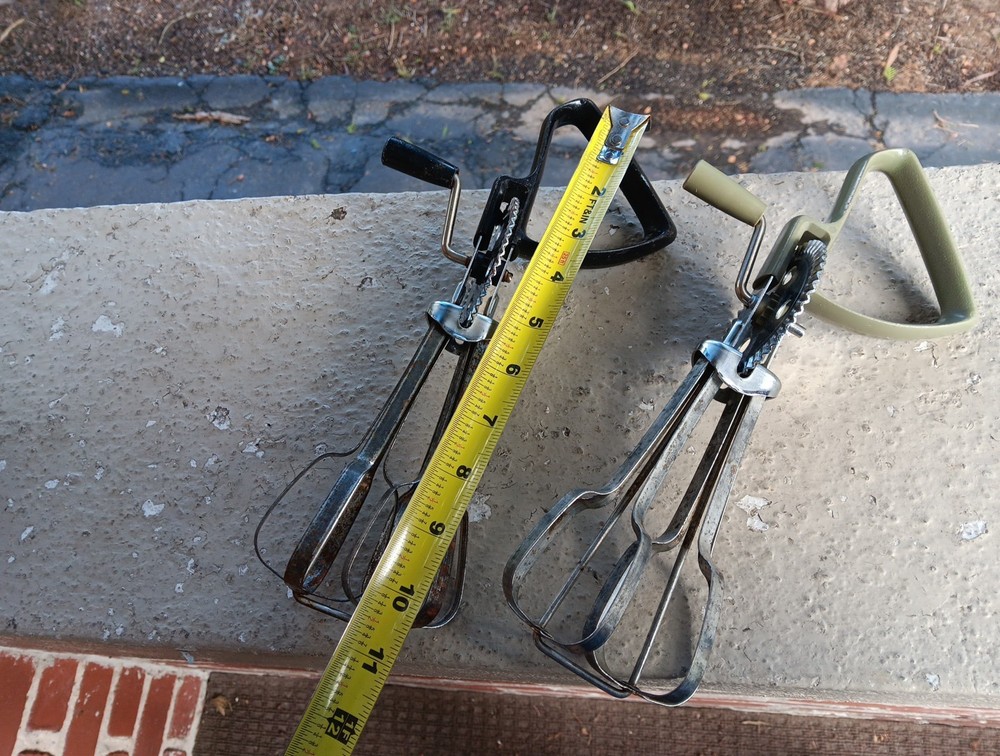 2 VINTAGE EGG BEATERS HAND HELD CRANK MIXER OFFSET HANDLE PRIMITIVE KITCHEN