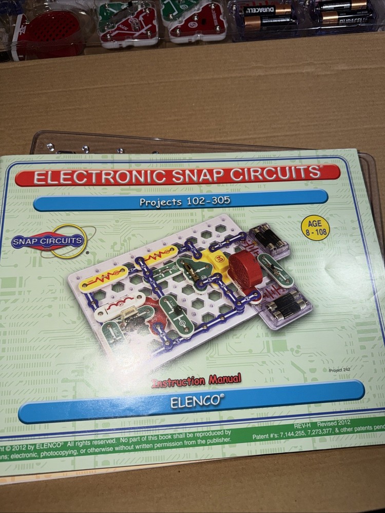 Snap Circuits Classic SC-300 Electronics Exploration Kit Opened Box Nice