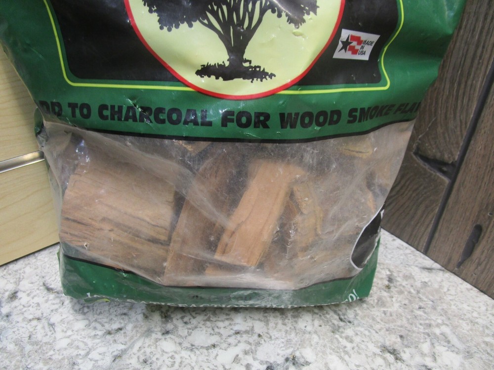 Big Green Egg Apple Wood Chunks