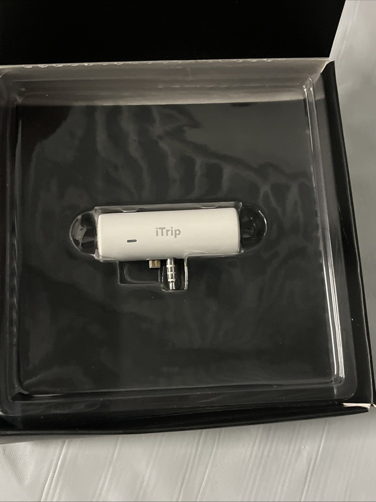 GriffiniTrip FM Transmitter for IPOD with CD-Rom and Quick Start Guide