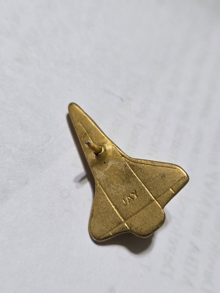 Vtg Space Shuttle 3D Gold Tone Lapel Pin