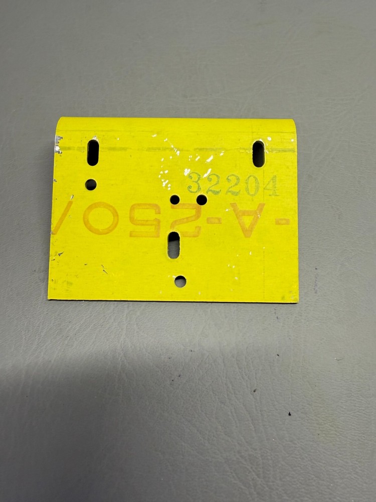 32204-000 Piper Plate