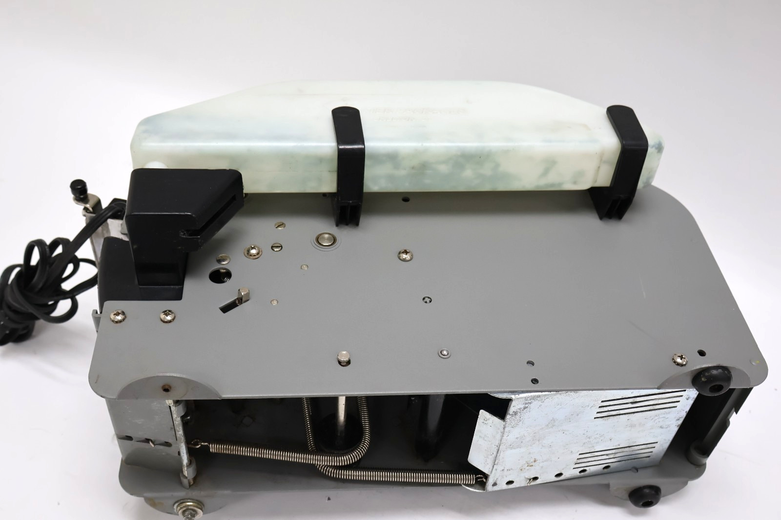 Better Pack 333Plus Manual Kraft Gummed Tape Dispenser Sealing