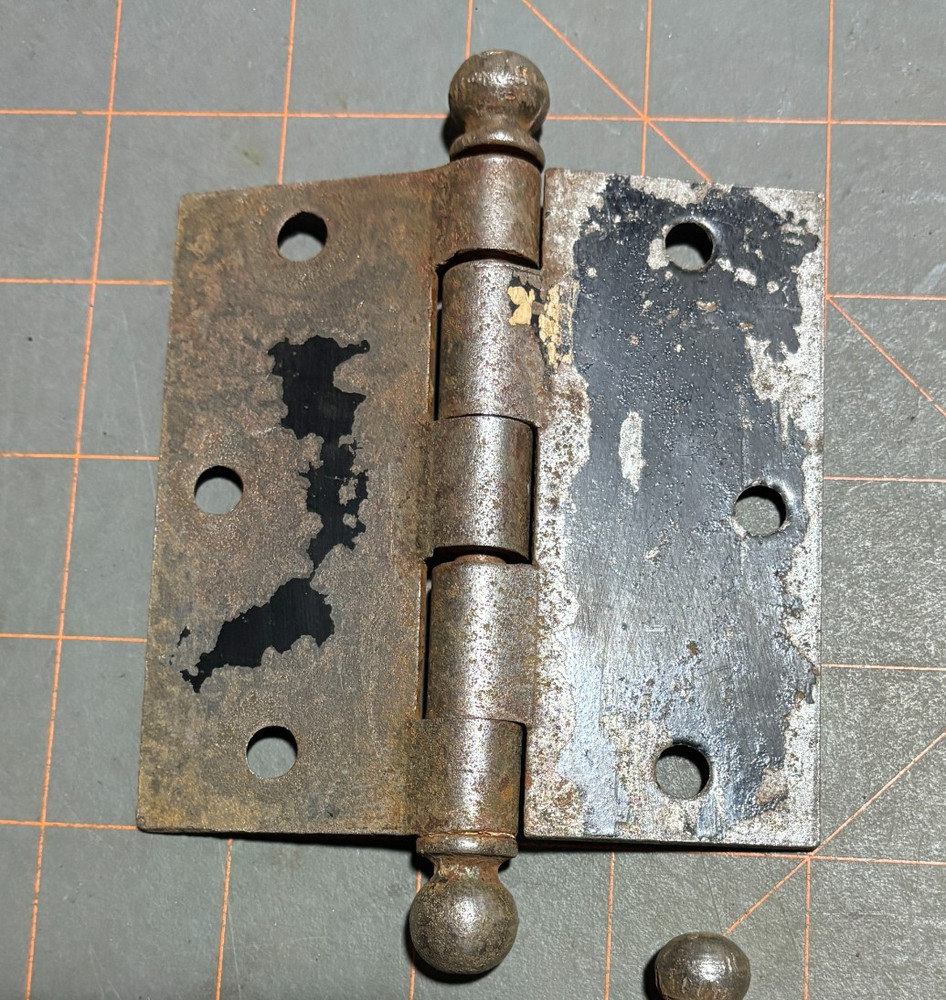 7 Vintage Cannonball Tip Hinges. Various sizes.