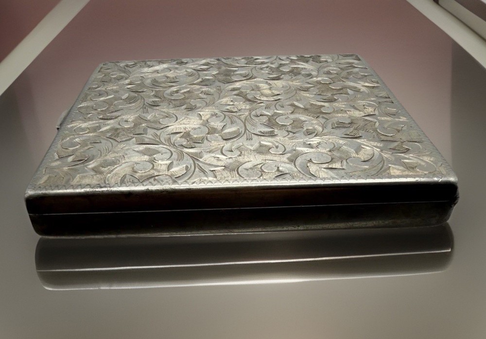 Antique Silver Makeup Compact With Flora Pattern & Leaf Scroll Pattern 3" 161 gr