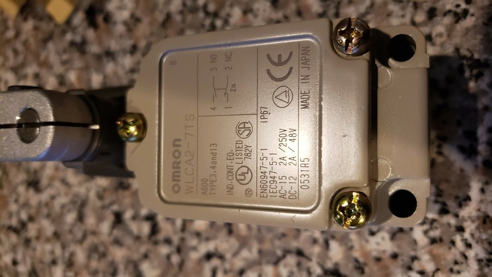 OMRON LIMIT SWITCH WLHL-LD AND WL CA2-7TS **2PCS**