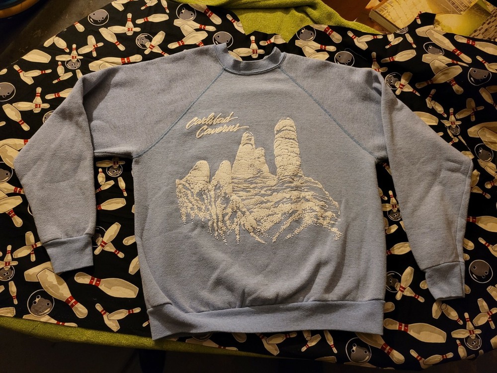CARLSBAD CAVERNS VINTAGE SWEATSHIRT LARGE TEE SUPER NICE