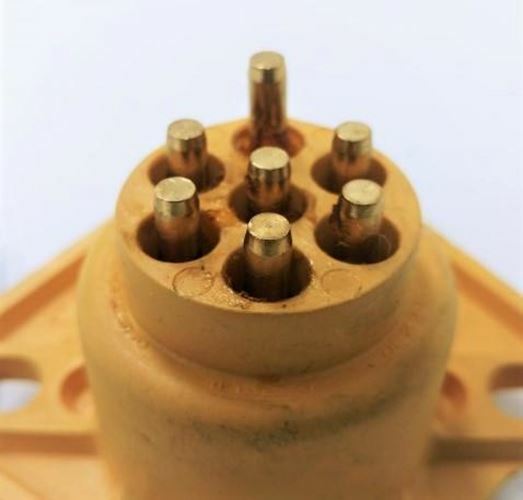 Phillips ISO Socket P/N: PHI16-7422 *Broken Plastic*