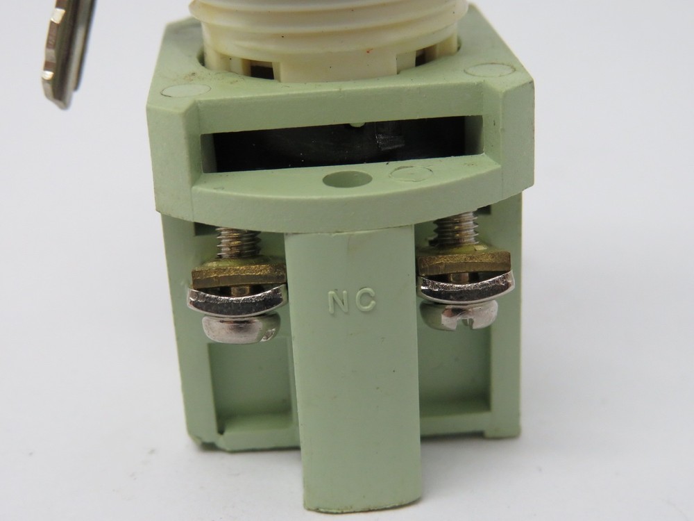 Generic 2Pos Maintained Left Right Spring Back Keyed Switch 1NO/NC 10A 250AC NOP