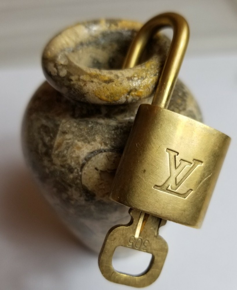 AUTHENTIC Louis Vuitton Lock And Key #305