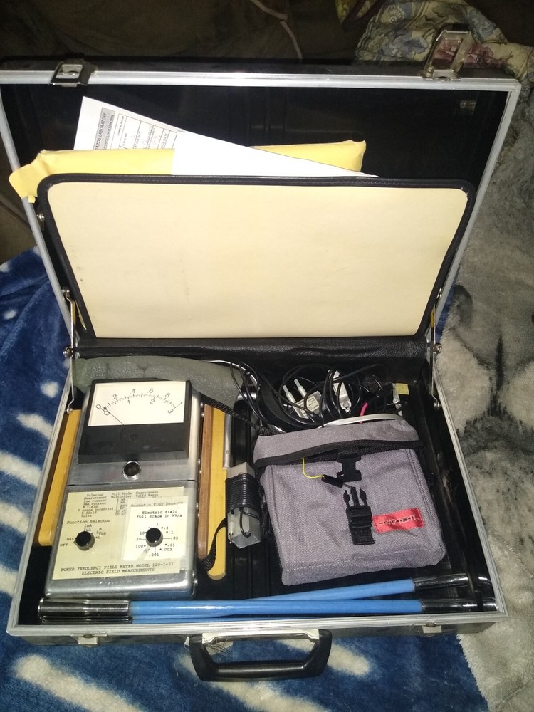 Model 120 Power Frequency Field Meter