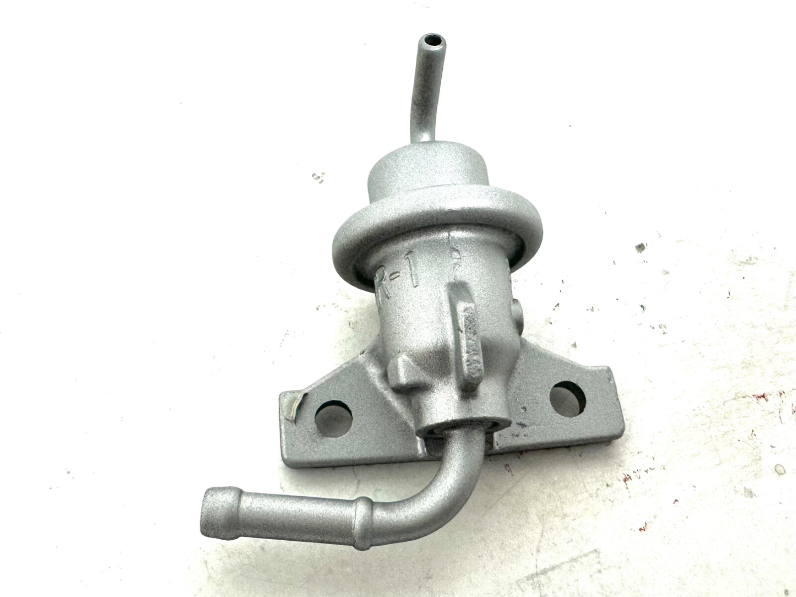 96 00 Honda Civic D16Y8 Fuel Pressure Regulator FPR OEM