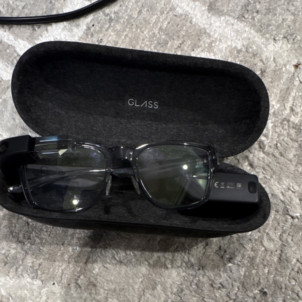 Google Glass Smart Glasses Bluetooth Wi-Fi Black Frame with Case