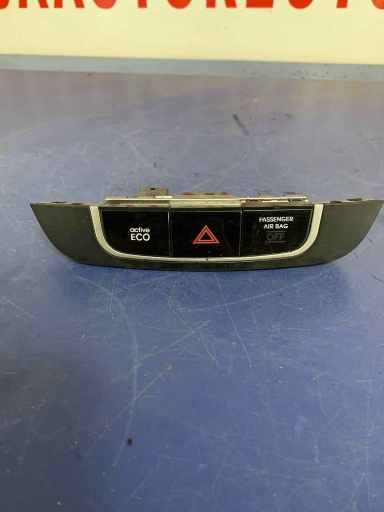 Emergency Light Button HYUNDAI TUCSON 12