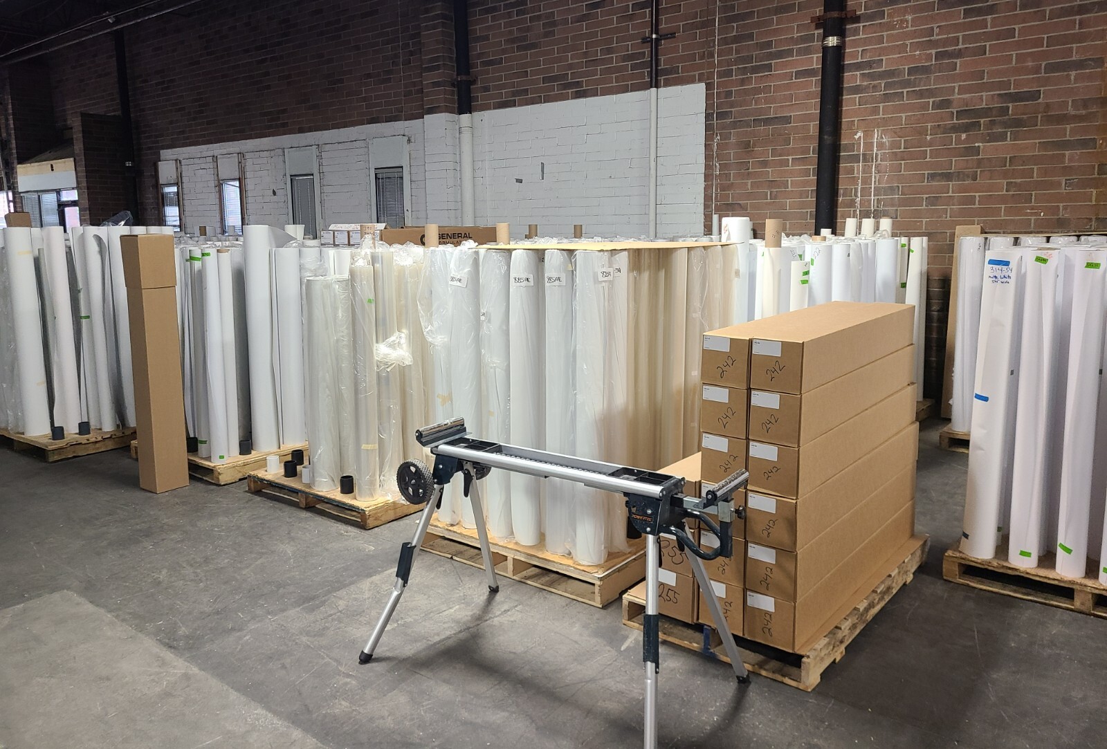 Self-Adhesive Poly-Vinyl Banner Aqueous Inkjet Print Roll Tear & Water-Resistant