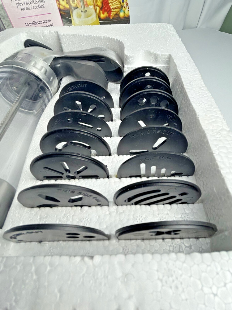Wilton Cookie Pro Ultra II Cookie Press 100% Complete Set 16 DISK