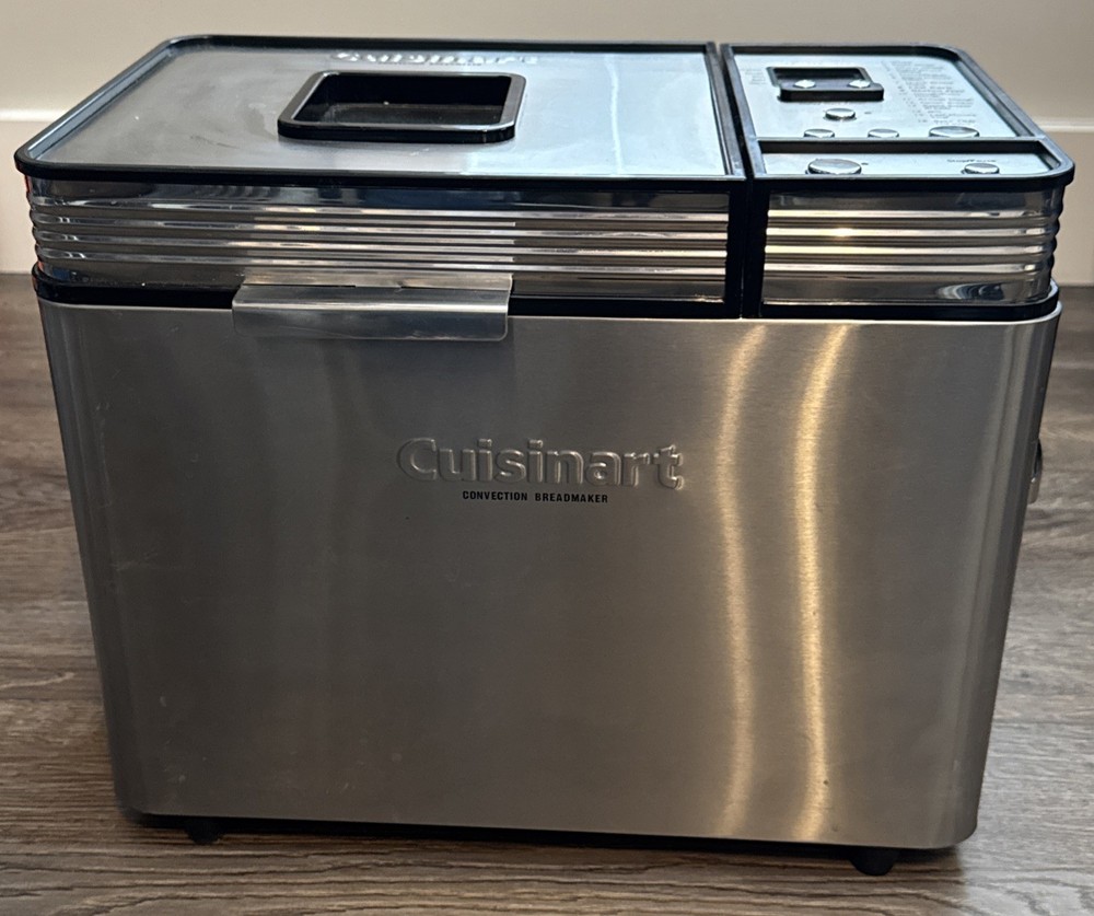 Cuisinart Breadmaker CBK-200 Automatic 1-2lb Loaves Programable Display Model