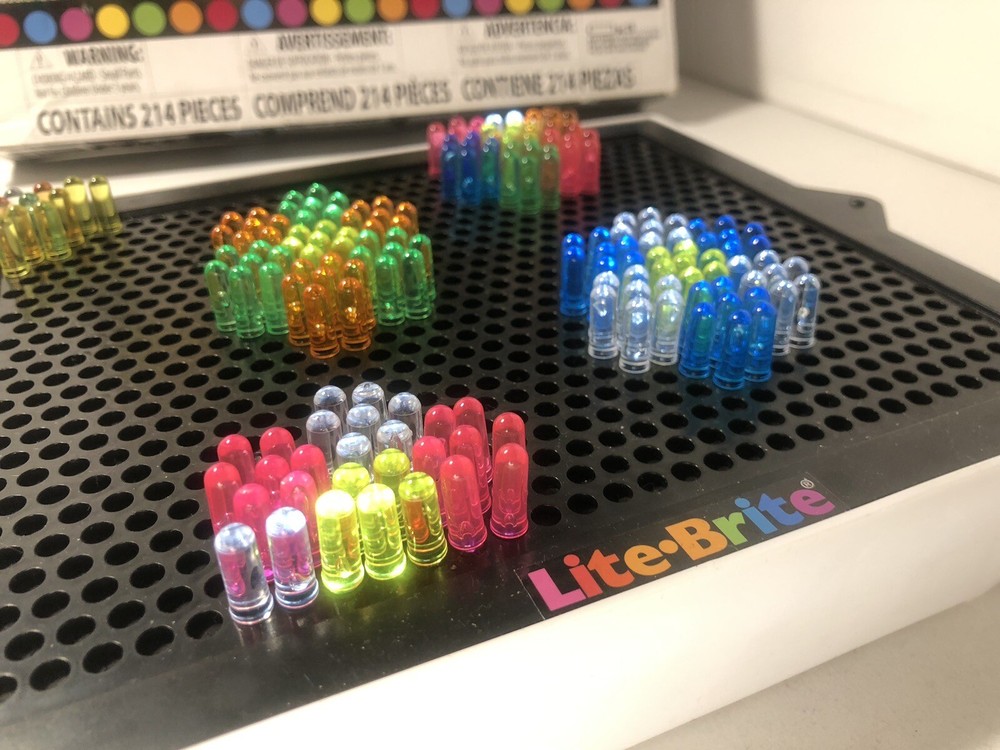 Lite Brite Classic Vintage Board Pegs Paper Working