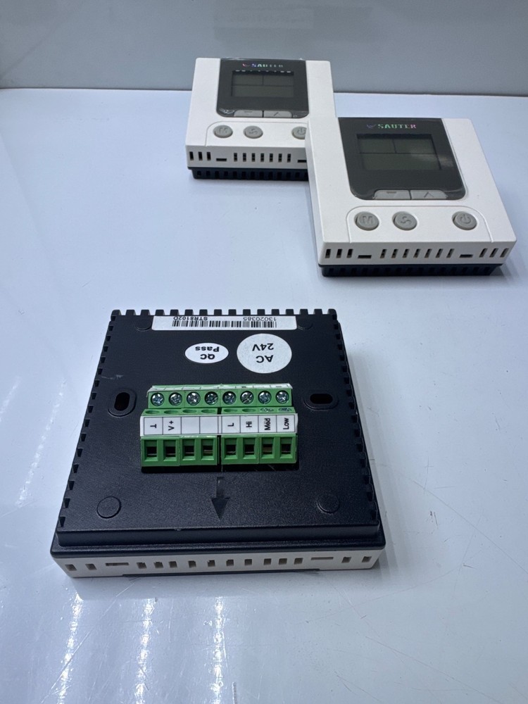 LOT 3 PCs Sauter STR8102D Temp Controller (without box)