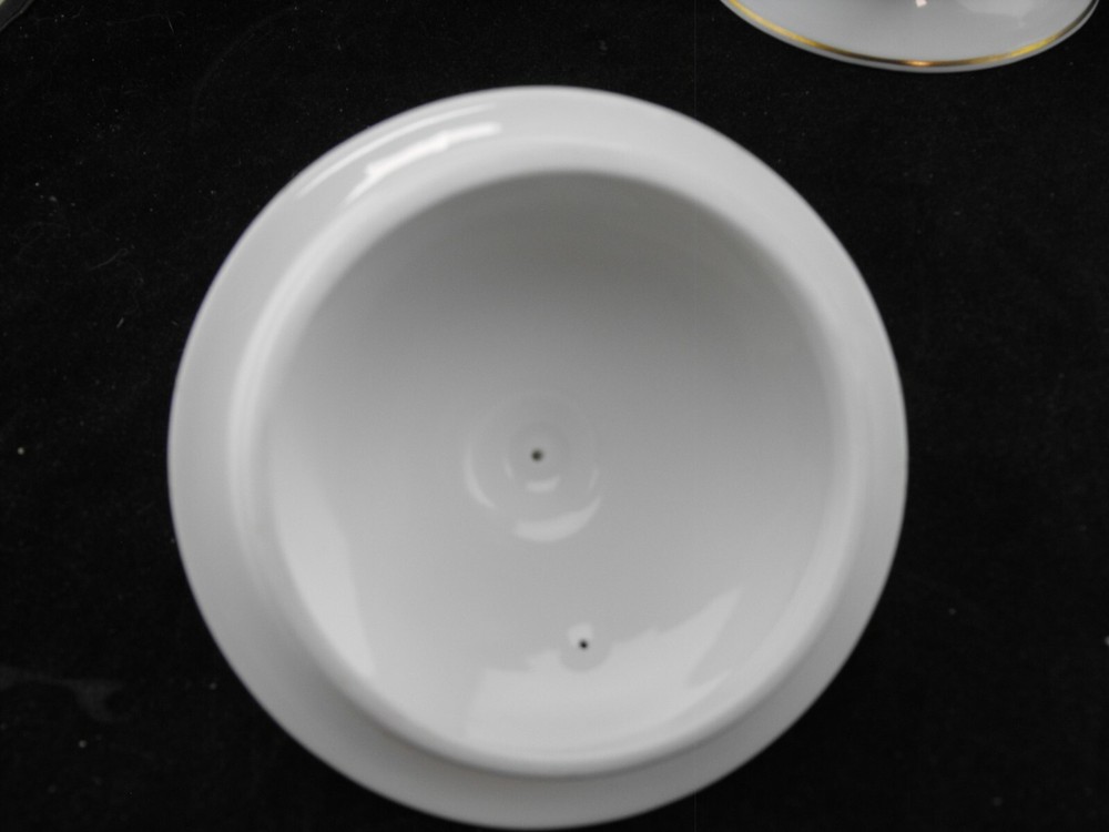 ROYAL WORCESTER ODETTE TEA POT WITH LID