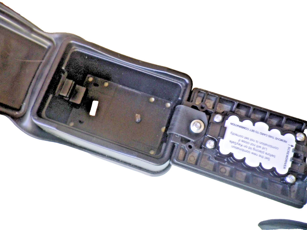 Kidde KeySafe Pro Pushbutton Combination KeyBox, waterproof boot cover 001267