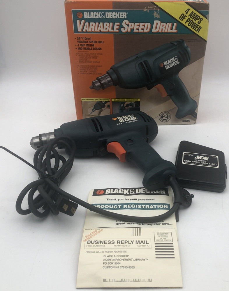 Black & Decker 3/8" Variable Speed Drill 4-amp DR200 with 13 High Drill Bits NOS