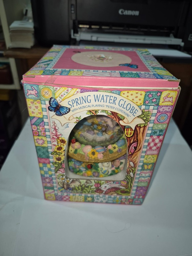 Peter Cottontail Spring Water Globe Glitter Musical Wind Up Easter Egg OT1
