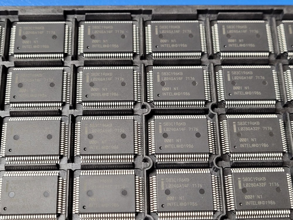 (1 PC) S83C196KB INTEL Microcontroller, 16-Bit, MROM, 12MHz, CMOS, PQFP80