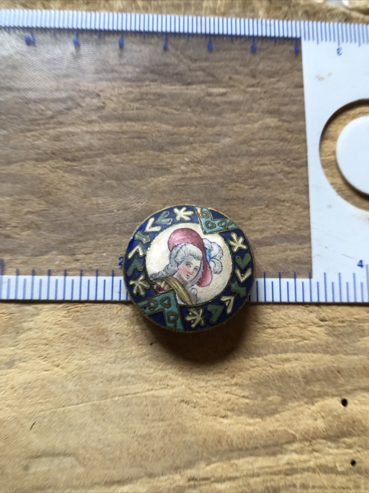 Duchess of Devonshire button BBB Page 225#24