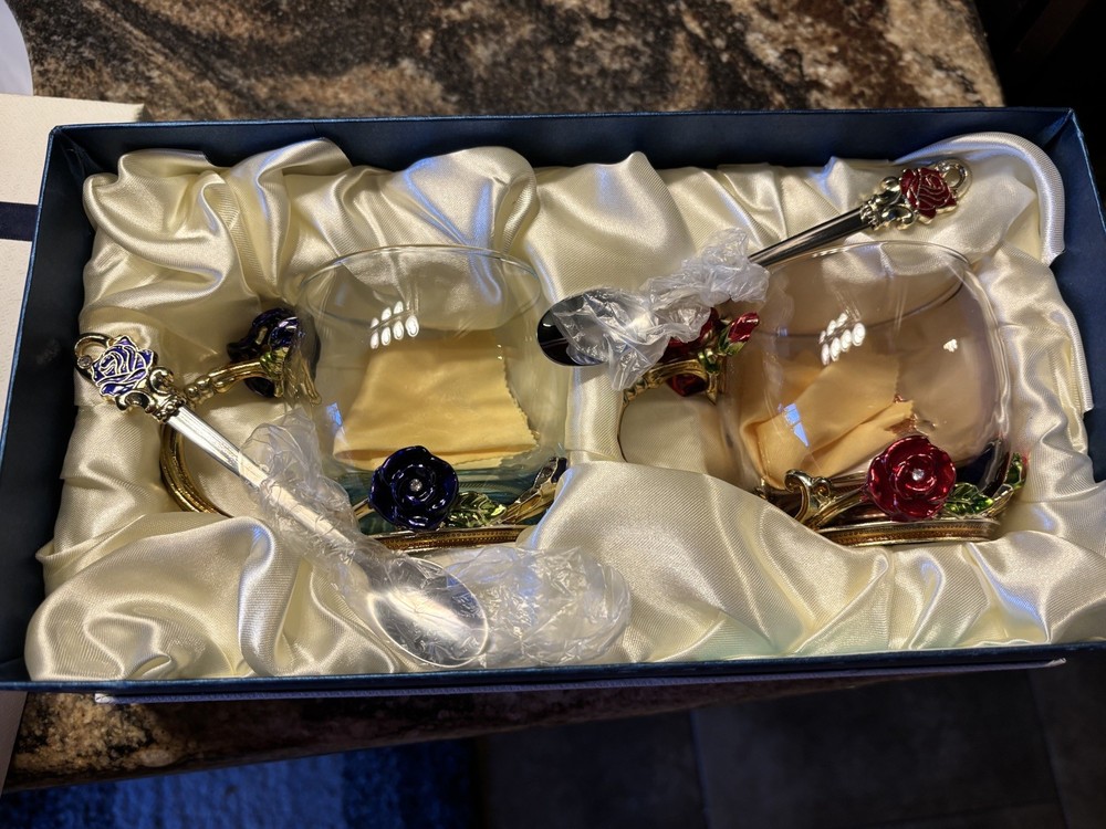 Decorative glass tea set for two