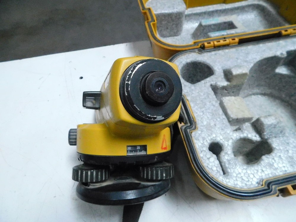 TOPCON AT-B2 AUTO LEVEL 32X M7404