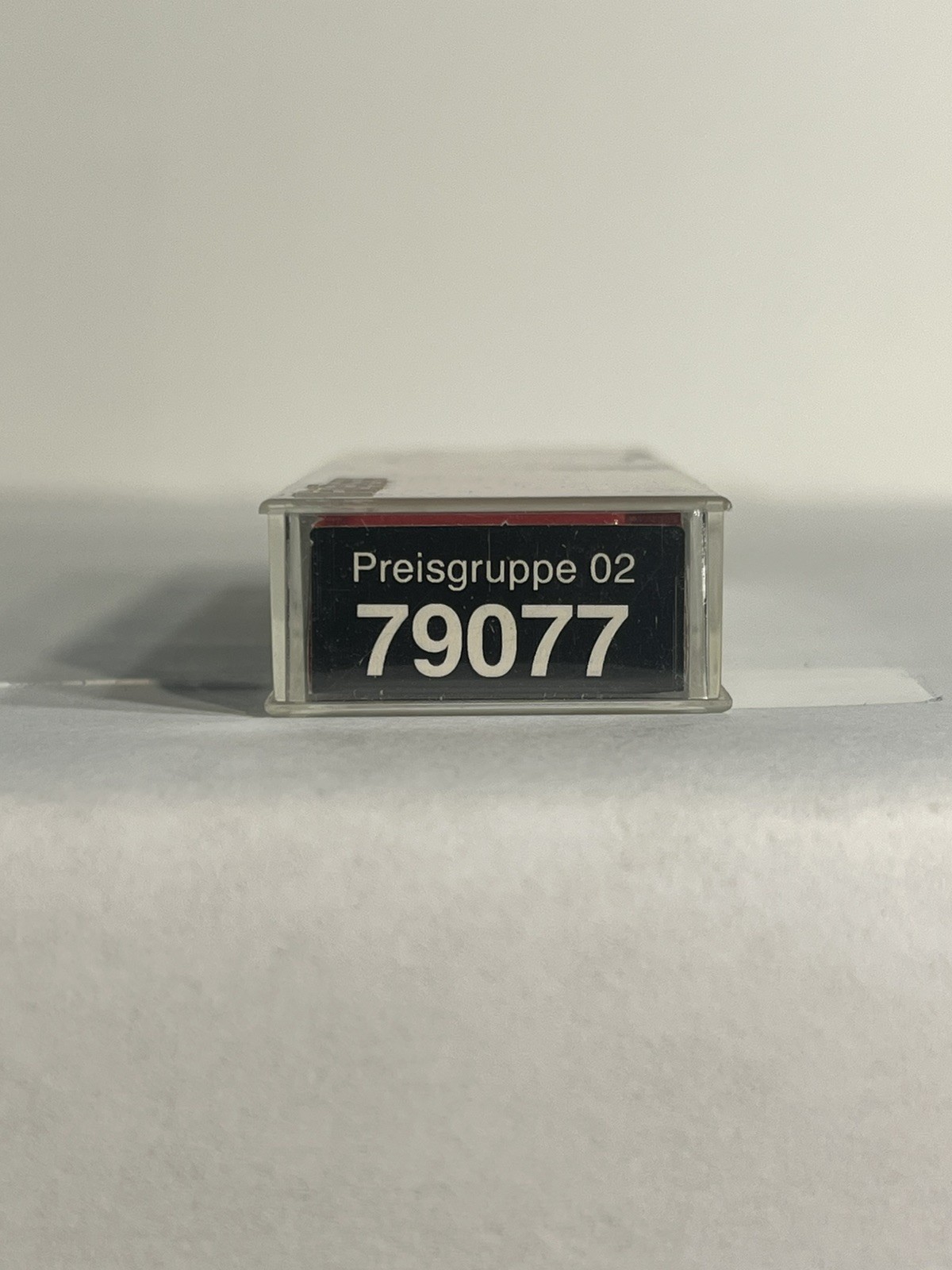 N Scale Figures Preiser & Merten.Fisherman, Dock Workers, and Men Sitting