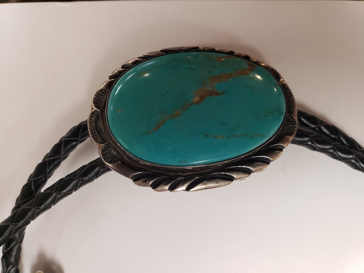 VINTAGE NATIVE AMERICAN STERLING SILVER TURQUOISE NAVAJO BOLO TIE